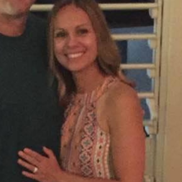 Meet your Posher, Dana - Picture 1 of 2